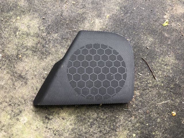 bontott AUDI A3 Jobb első Hangszóró Burkolat