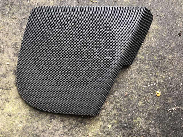 bontott AUDI A3 Jobb első Hangszóró Burkolat