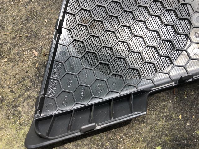 bontott AUDI A3 Jobb első Hangszóró Burkolat