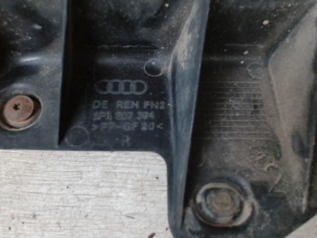 bontott AUDI A3 Jobb első Lökhárító Tartó (Műanyag)