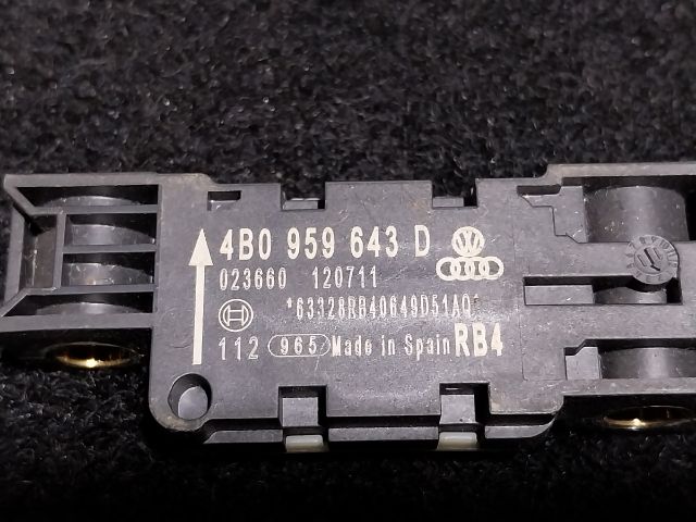 bontott AUDI A3 Jobb első Oldal Ütközés Érzékelő