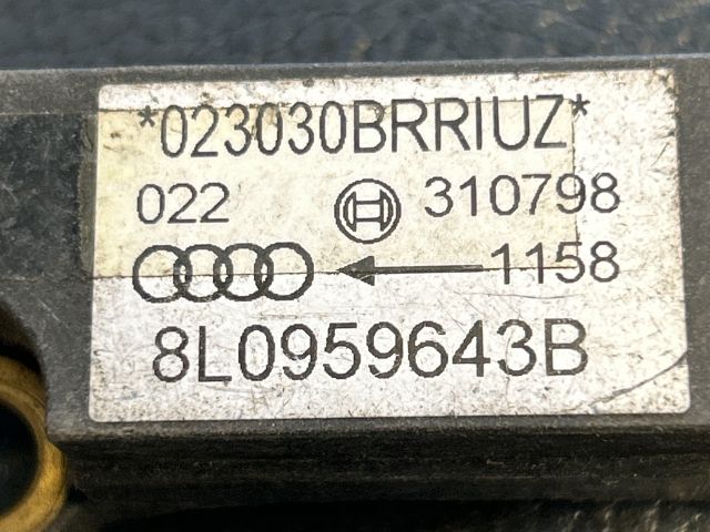 bontott AUDI A3 Jobb első Oldal Ütközés Érzékelő