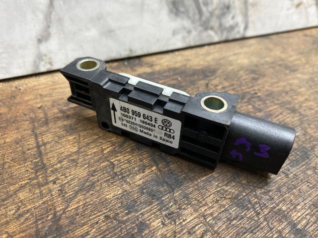 bontott AUDI A3 Jobb első Oldal Ütközés Érzékelő