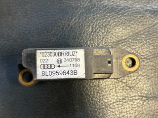 bontott AUDI A3 Jobb első Oldal Ütközés Érzékelő