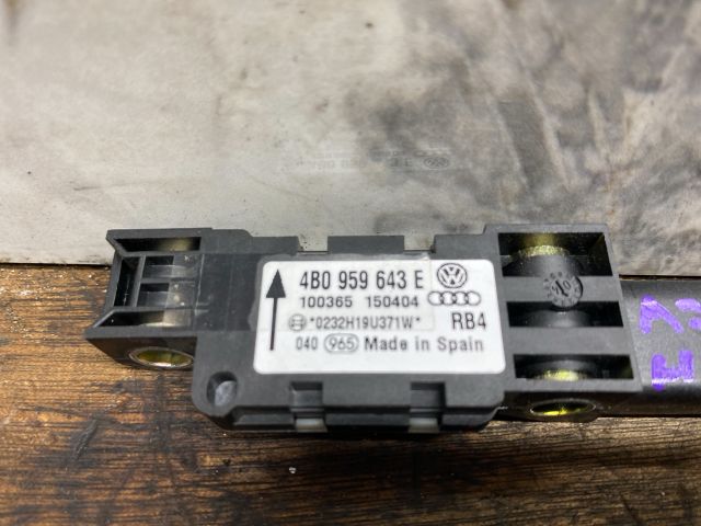 bontott AUDI A3 Jobb első Oldal Ütközés Érzékelő