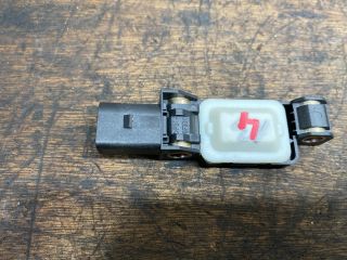 bontott AUDI A3 Jobb első Oldal Ütközés Érzékelő