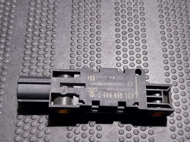 bontott AUDI A3 Jobb első Oldal Ütközés Érzékelő