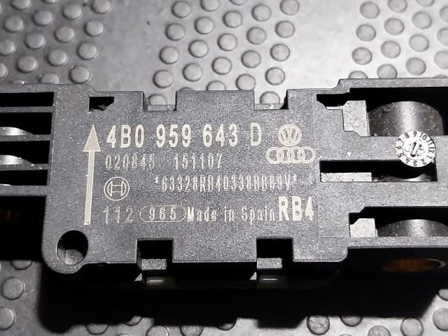 bontott AUDI A3 Jobb első Oldal Ütközés Érzékelő