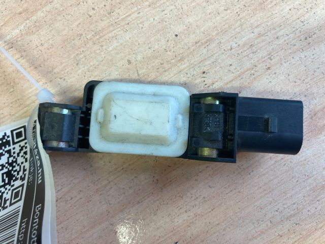 bontott AUDI A3 Jobb első Oldal Ütközés Érzékelő