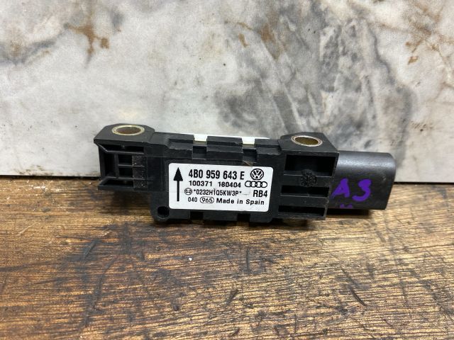 bontott AUDI A3 Jobb első Oldal Ütközés Érzékelő