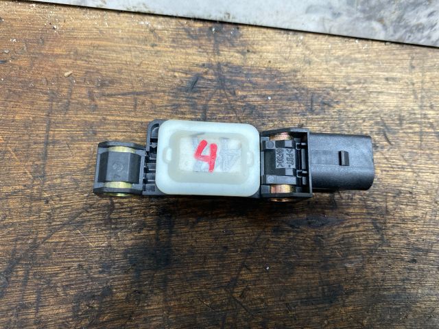 bontott AUDI A3 Jobb első Oldal Ütközés Érzékelő