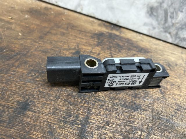 bontott AUDI A3 Jobb első Oldal Ütközés Érzékelő