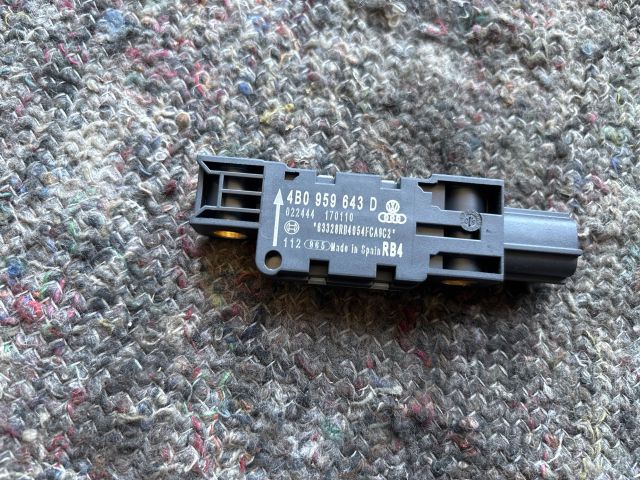 bontott AUDI A3 Jobb első Oldal Ütközés Érzékelő