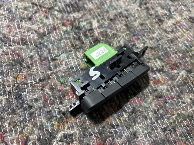 bontott AUDI A3 Jobb első Ülésállító Kapcsoló