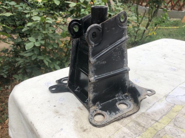 bontott AUDI A3 Jobb első Ütközéscsillapító