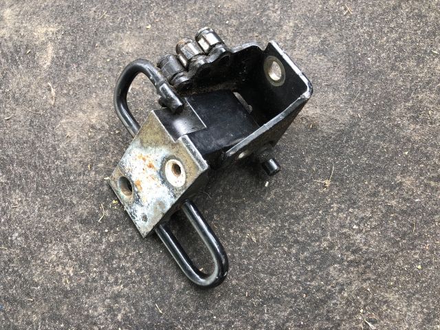 bontott AUDI A3 Jobb első Zsanér