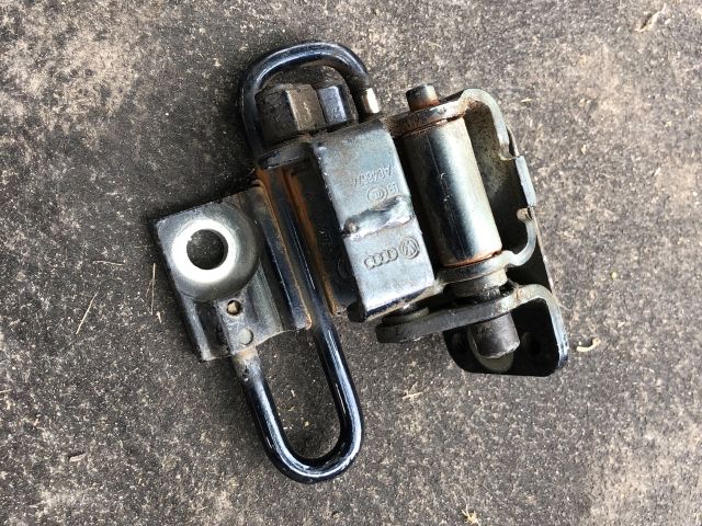 bontott AUDI A3 Jobb első Zsanér