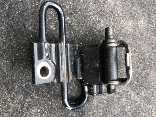 bontott AUDI A3 Jobb első Zsanér