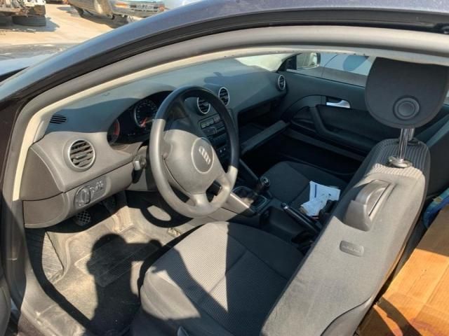 bontott AUDI A3 Jobb első Zsanér