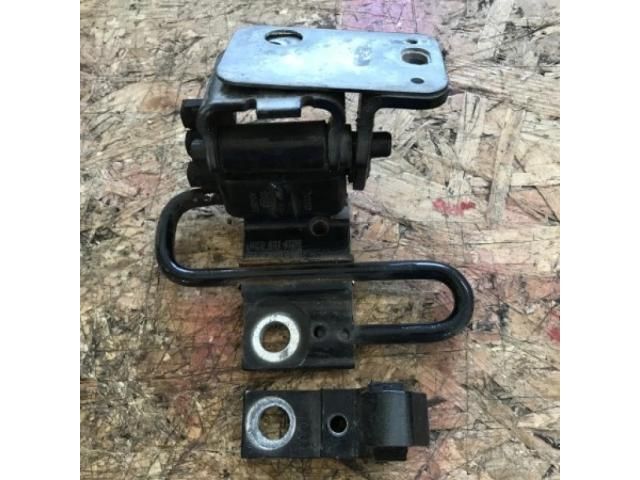 bontott AUDI A3 Jobb első Zsanér