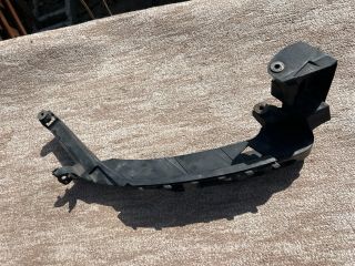 bontott AUDI A3 Jobb Fényszóró Tartó