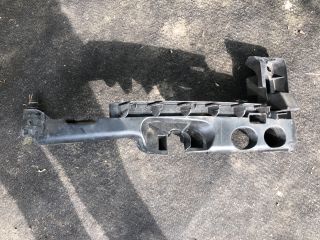 bontott AUDI A3 Jobb Fényszóró Tartó