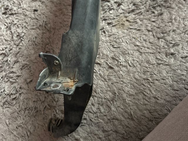 bontott AUDI A3 Jobb Fényszóró Tartó