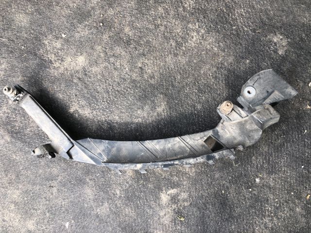 bontott AUDI A3 Jobb Fényszóró Tartó