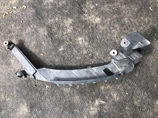 bontott AUDI A3 Jobb Fényszóró Tartó