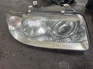bontott AUDI A3 Jobb Fényszóró