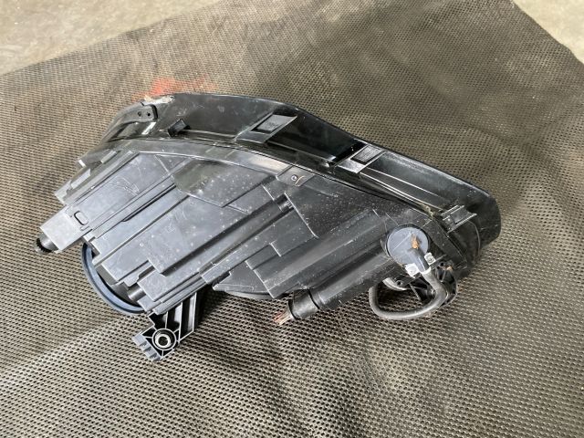 bontott AUDI A3 Jobb Fényszóró