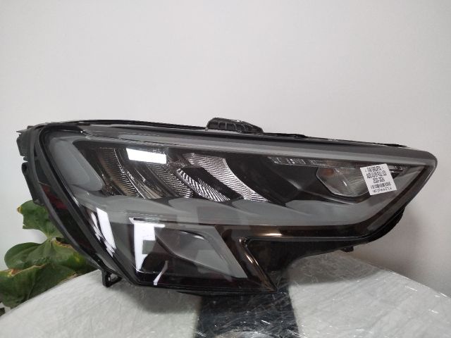 bontott AUDI A3 Jobb Fényszóró