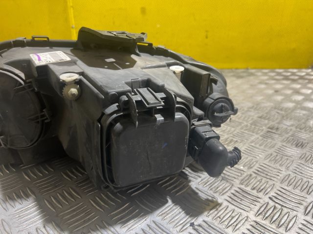 bontott AUDI A3 Jobb Fényszóró