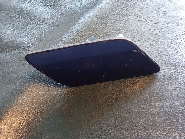 bontott AUDI A3 Jobb Fényszórómosó Fedél