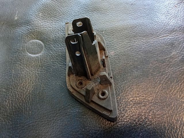 bontott AUDI A3 Jobb Fényszórómosó Fedél