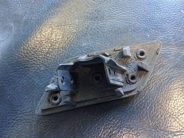 bontott AUDI A3 Jobb Fényszórómosó Fedél