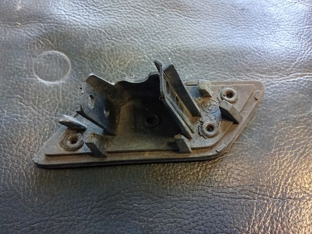 bontott AUDI A3 Jobb Fényszórómosó Fedél