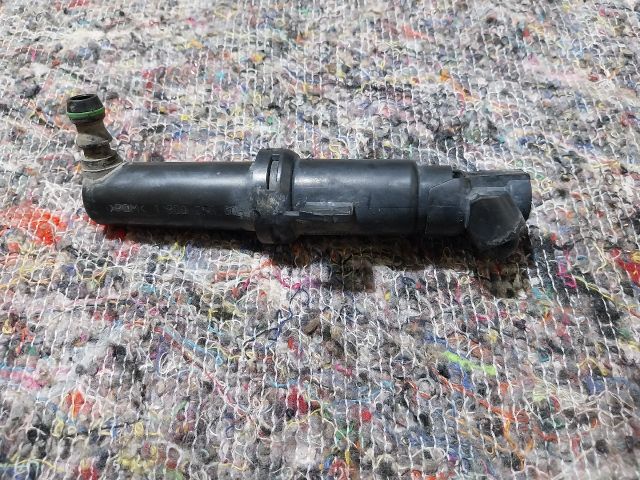 bontott AUDI A3 Jobb Fényszórómosó Fúvóka