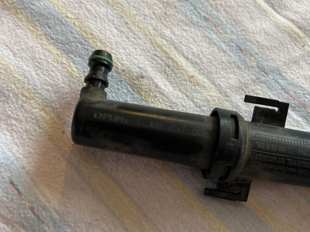 bontott AUDI A3 Jobb Fényszórómosó Fúvóka