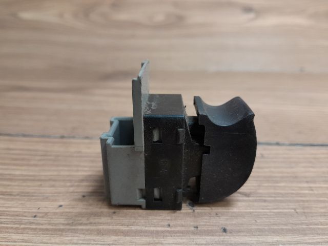 bontott AUDI A3 Jobb hátsó Ablakemelő Kapcsoló