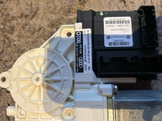 bontott AUDI A3 Jobb hátsó Ablakemelő Motor