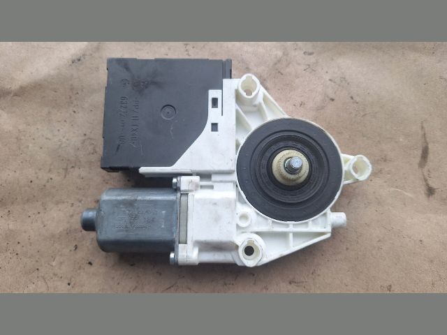 bontott AUDI A3 Jobb hátsó Ablakemelő Motor