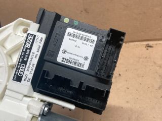 bontott AUDI A3 Jobb hátsó Ablakemelő Motor