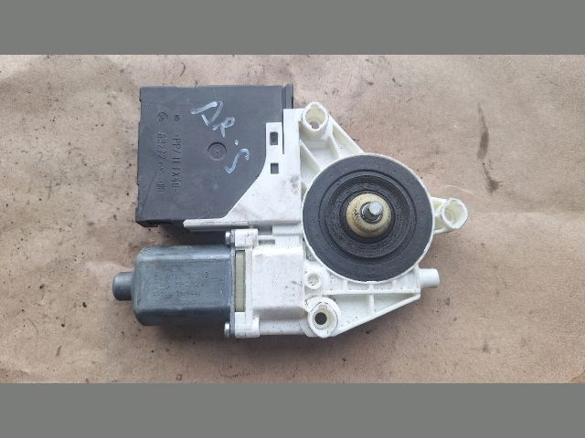 bontott AUDI A3 Jobb hátsó Ablakemelő Motor