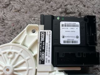 bontott AUDI A3 Jobb hátsó Ablakemelő Motor