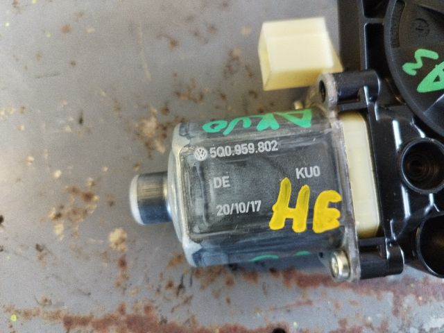 bontott AUDI A3 Jobb hátsó Ablakemelő Motor