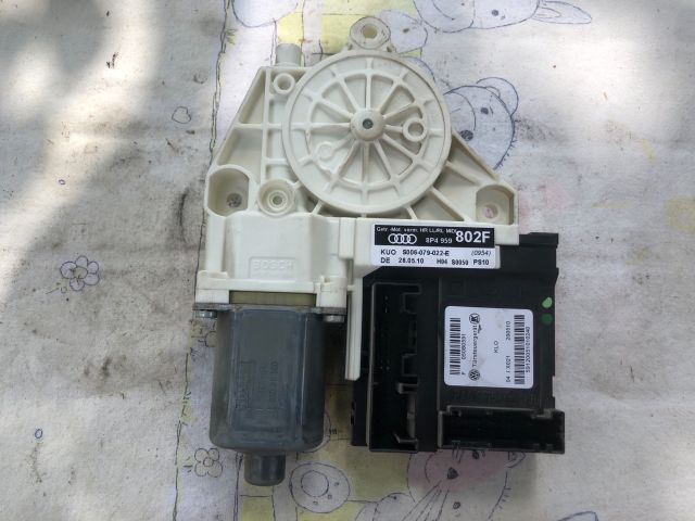 bontott AUDI A3 Jobb hátsó Ablakemelő Motor