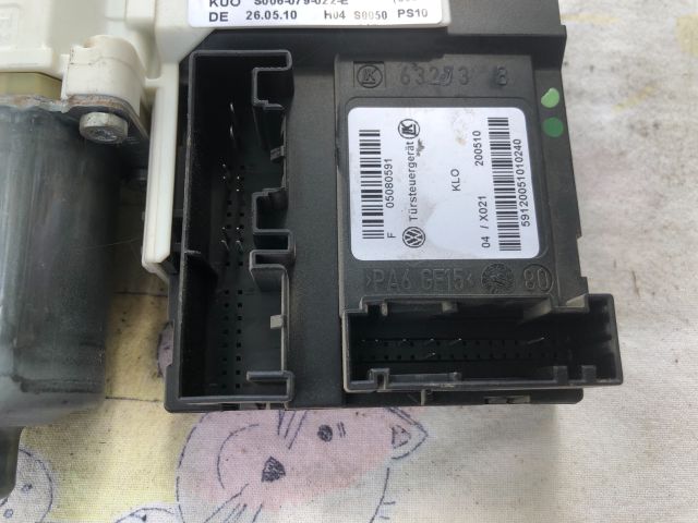 bontott AUDI A3 Jobb hátsó Ablakemelő Motor