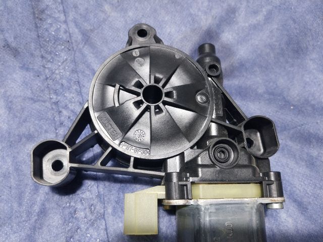 bontott AUDI A3 Jobb hátsó Ablakemelő Motor