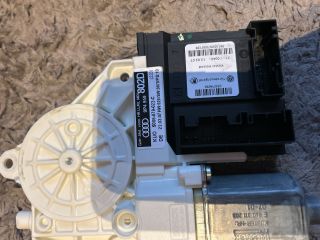 bontott AUDI A3 Jobb hátsó Ablakemelő Motor